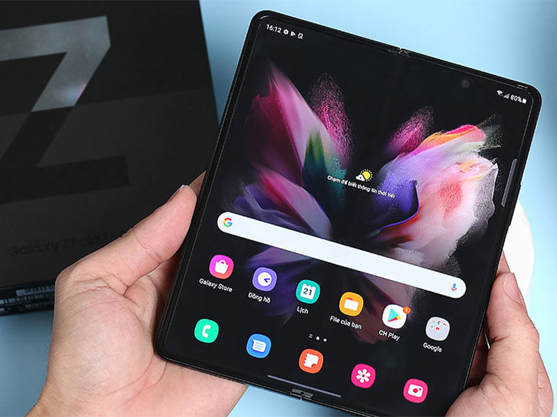 M&agrave;n h&igrave;nh cực lớn của Samsung Galaxy Z Fold3